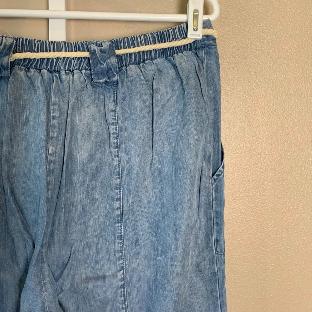 Jane + Delancey Chambray Lightweight Cropped Belted Pants - Picture 13 of 16